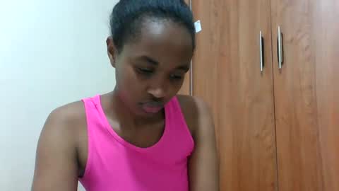 kaylar online show from July 5, 12:00 pm