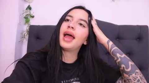 kaylee_lee online show from July 29, 4:23 am