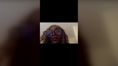 Kaylee online show from December 5, 7:19 am