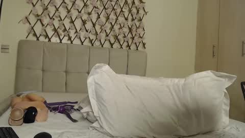 Kaylee online show from April 30, 5:40 pm