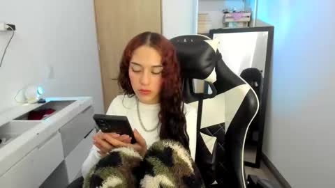 kaylie online show from April 29, 7:08 pm