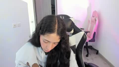 kaylie online show from January 15, 4:24 pm