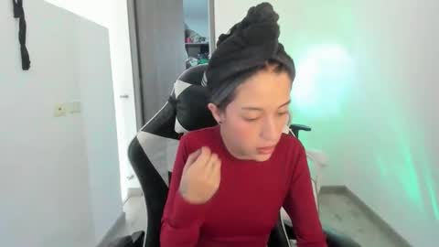 kaylie online show from February 12, 2:52 pm