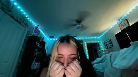 kaytiebandz online show from March 14, 9:38 pm