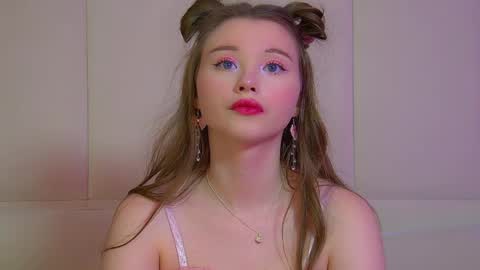 Keira online show from May 4, 6:12 pm
