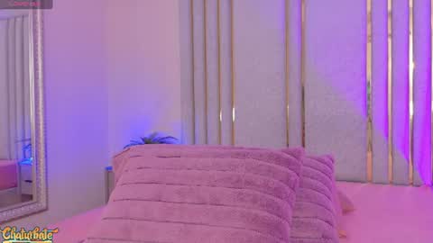 keirahartz online show from June 16, 12:06 pm