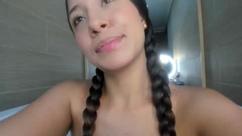 Snapshot of keiry_gonzalez11_aws chatting on October 8, 1:43 am keiry_gonzalez11_aws online show from October 8, 1:43 am