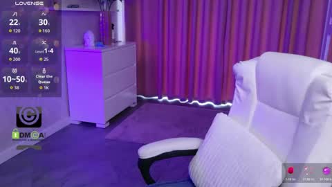 kellielowie online show from July 21, 11:11 am