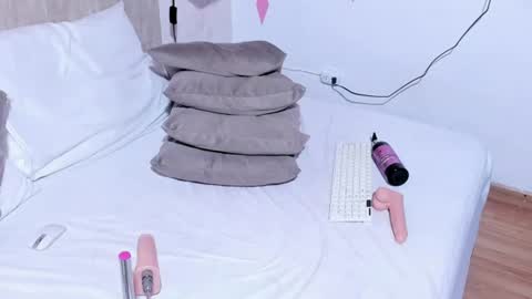 kelly_666 online show from July 12, 4:13 am