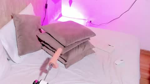 kelly_666 online show from July 1, 10:26 am