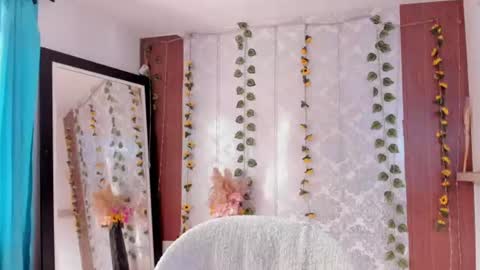 kelly__thomson online show from July 13, 1:23 pm