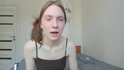kelly_gerzikaaa online show from April 30, 4:28 am