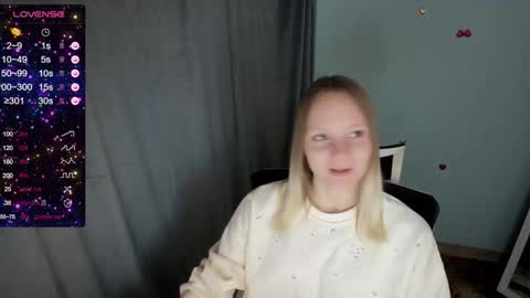 Snapshot of kelly_lly chatting on October 12, 12:07 pm Kelly online show from October 12, 12:07 pm