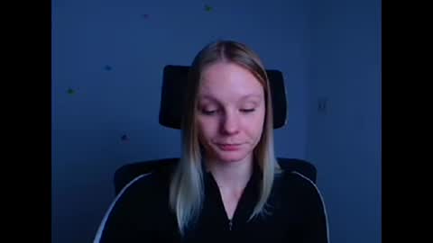 Snapshot of kelly_lly chatting on October 3, 11:26 am Kelly online show from October 3, 11:26 am