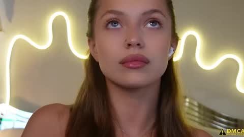 kelly_peachpiee online show from March 12, 5:32 am