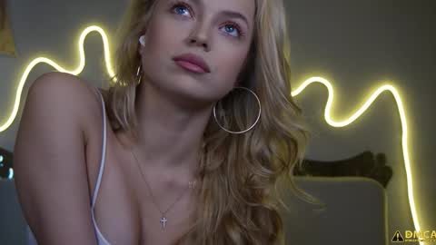 Snapshot of kelly_peachpiee chatting on October 10, 5:45 am kelly_peachpiee online show from October 10, 5:45 am
