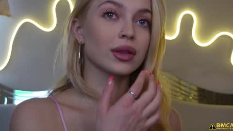 Snapshot of kelly_peachpiee chatting on October 1, 5:45 am kelly_peachpiee online show from October 1, 5:45 am