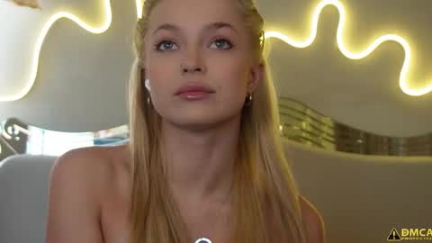 Snapshot of kelly_peachpiee chatting on September 16, 5:59 am kelly_peachpiee online show from September 16, 5:59 am