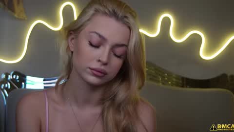 Snapshot of kelly_peachpiee chatting on October 6, 5:13 am kelly_peachpiee online show from October 6, 5:13 am