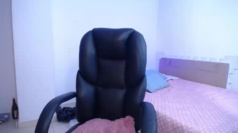 Snapshot of kelly_richardson1 chatting on January 31, 1:11 am elena online show from January 31, 1:11 am