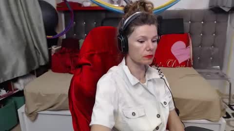 kelly online show from October 10, 6:24 pm