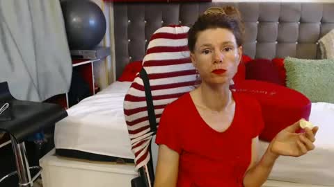 kelly online show from June 21, 2:54 pm