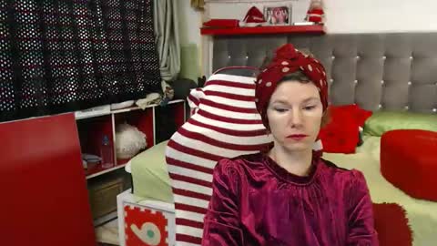 kelly online show from December 19, 3:10 am