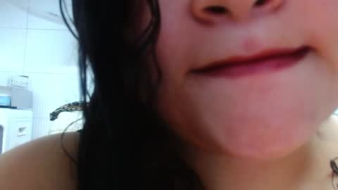 KELLY LUNA  online show from July 1, 7:57 pm