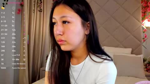 kellyy_bern online show from December 3, 1:52 am