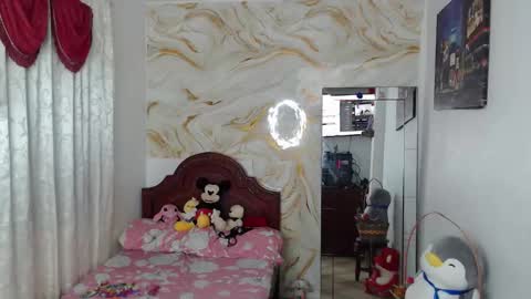 kendall  online show from November 4, 5:45 am