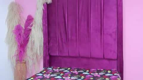 kendallricci online show from December 19, 8:23 pm