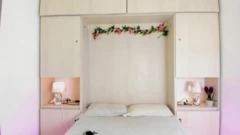 Kendal online show from February 27, 12:05 pm