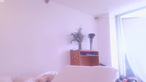 kendall online show from January 10, 7:18 pm