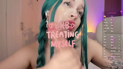 Kendall  online show from January 9, 5:39 pm