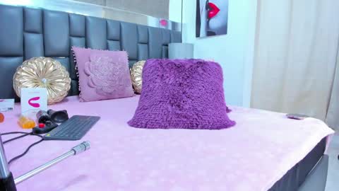 Snapshot of kendalstallyon chatting on December 7, 2:46 pm Kendal  online show from December 7, 2:46 pm