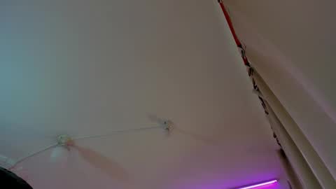 Kendal  online show from January 11, 3:28 pm