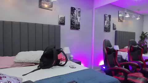 Kendra London online show from February 4, 11:24 am