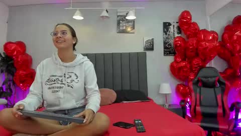 Kendra London online show from February 17, 11:31 am