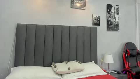 Kendra London online show from July 6, 11:15 am