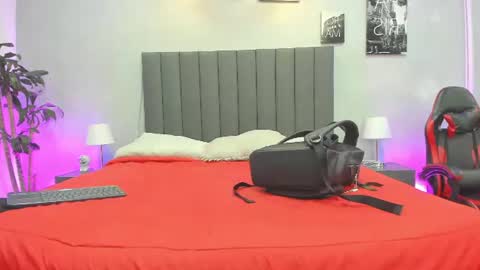 Kendra London online show from June 29, 11:10 am