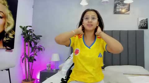 Kendra London online show from July 3, 11:27 am