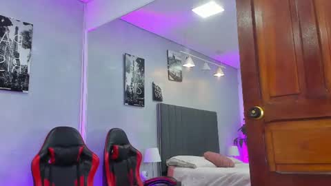 Kendra London online show from July 29, 11:21 am
