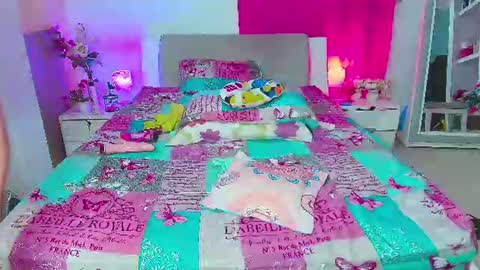 kendra_love31 online show from June 14, 2:46 am