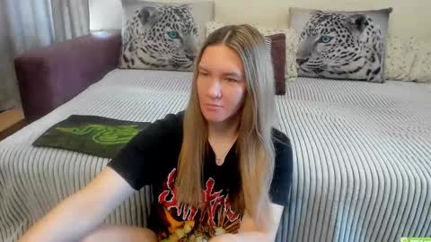Kendra online show from June 10, 1:49 am