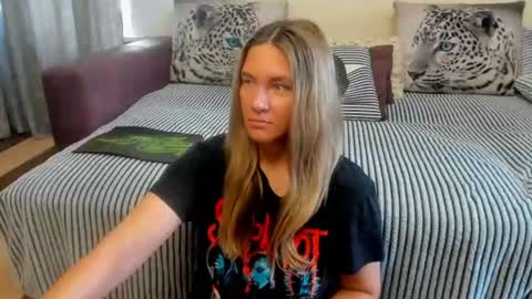 Kendra online show from August 6, 1:01 am