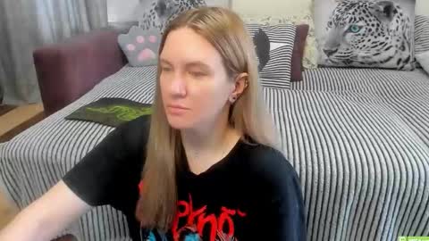 Kendra online show from May 11, 1:29 am