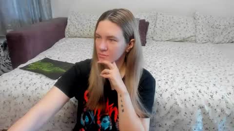 Kendra online show from June 1, 11:49 pm