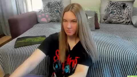 Kendra online show from May 15, 2:05 am