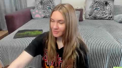 Kendra online show from May 13, 1:11 am