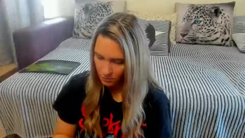 Kendra online show from August 7, 1:34 am